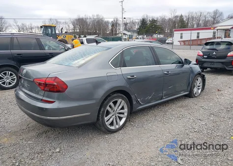 2018 Volkswagen Passat 2.0T Se z USA, uszkodzony, nr VIN 1VWBA7A33JC051576